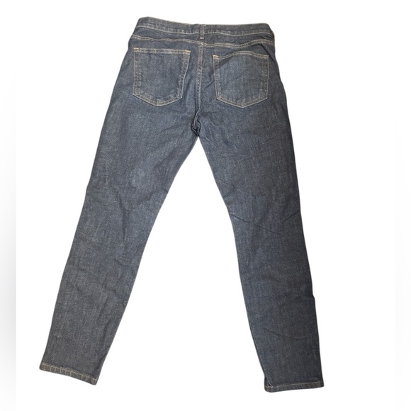 EVERLANE Mid Rise Dark Wash Jean Regular
Fit Stretch Jeans Size 28 Women EUC - Picture 7 of 17